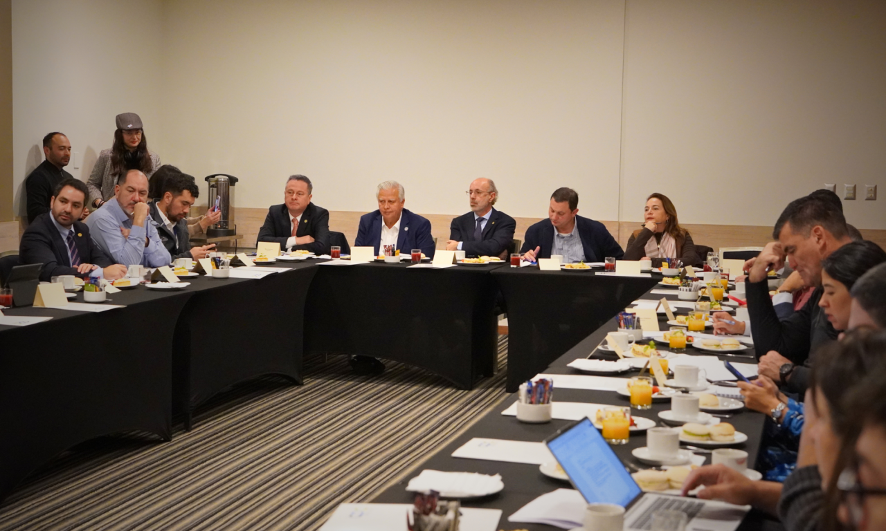 Reunión Gremios productivos junto a parlamentarios y autoridades del Biobío 12